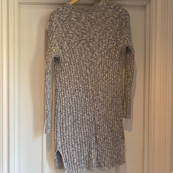 Hollister Cardigan Sweater - Picture 3 of 3